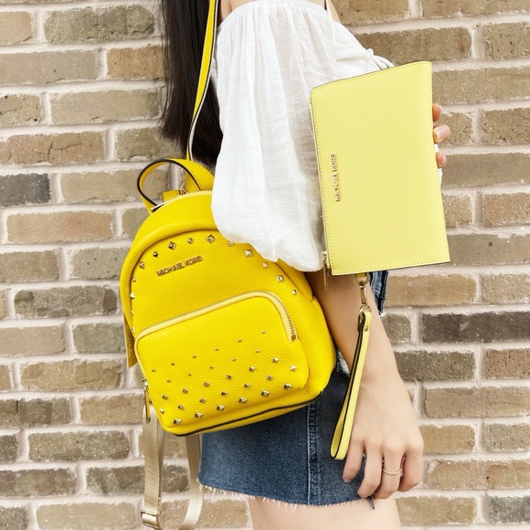 Michael Kors Handbags - Bundle Michael Kors Convertible Backpack + wallet